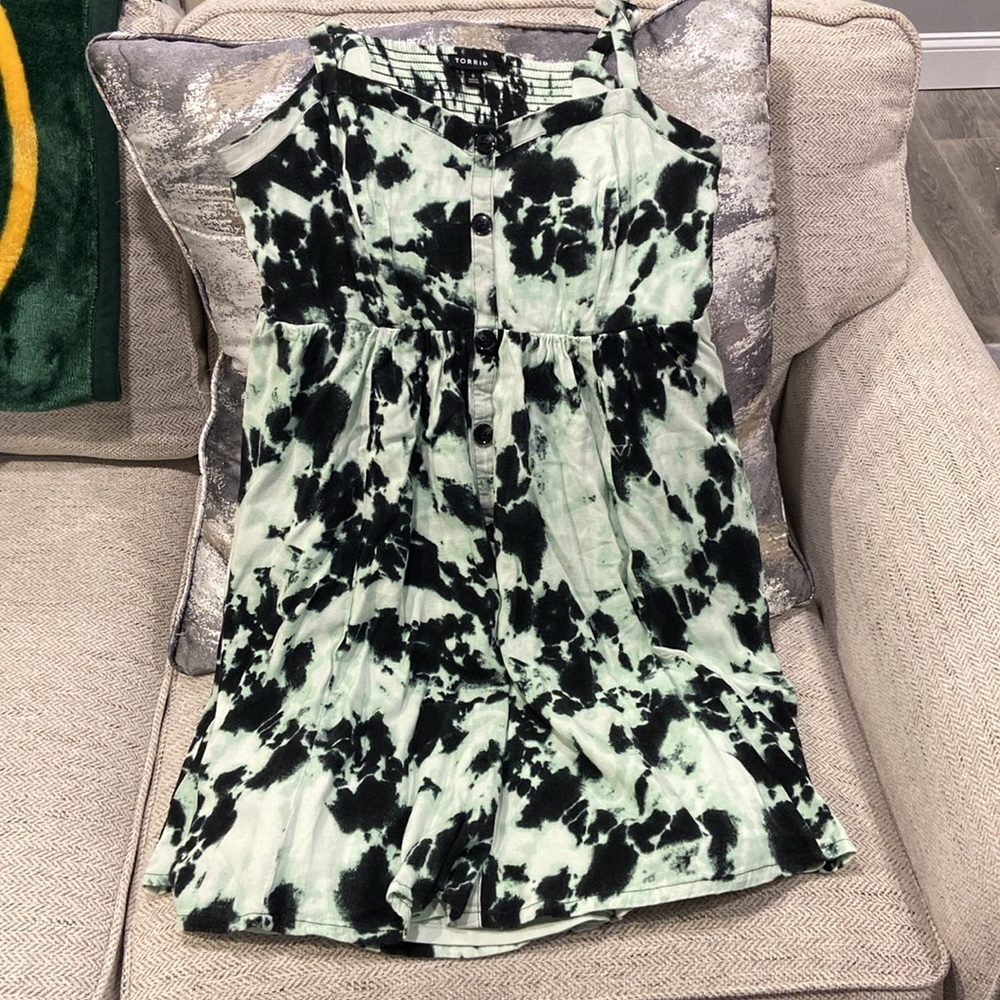 Torrid sweetheart green & black tie dye skater dress size 0 EUC! - Picture 5 of 12